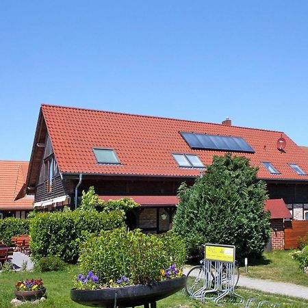 Farmstay Neuendorfkrug, Luetow Lutow Luaran gambar
