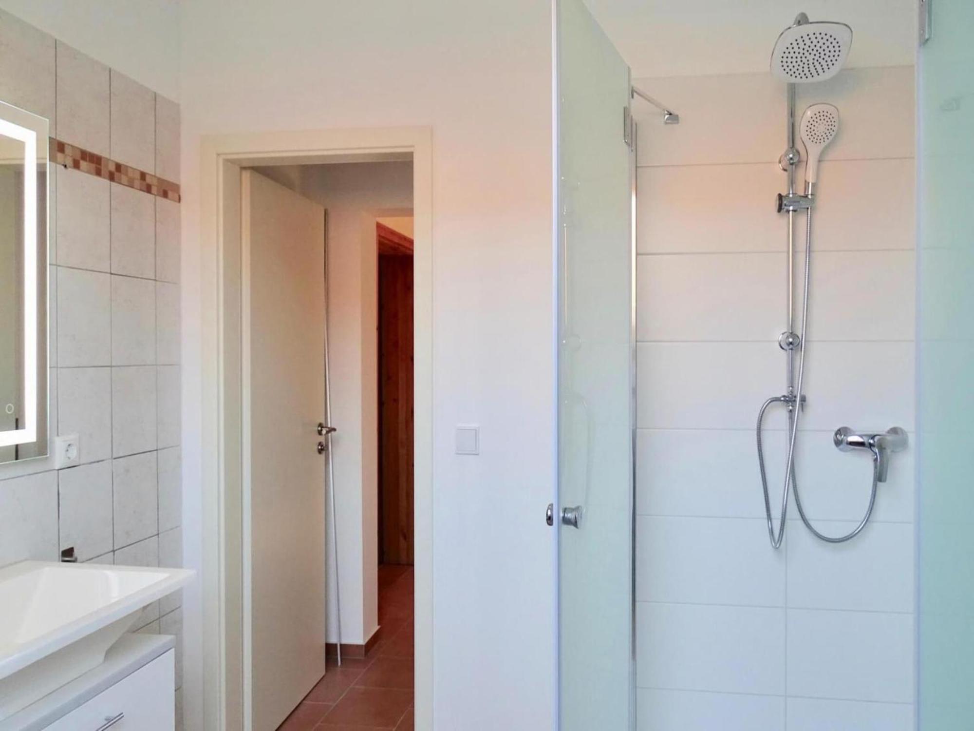 Farmstay Neuendorfkrug, Luetow Lutow Luaran gambar